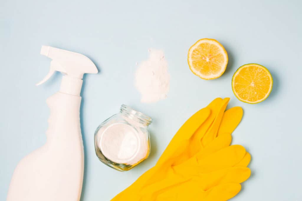 making lemon cleaner