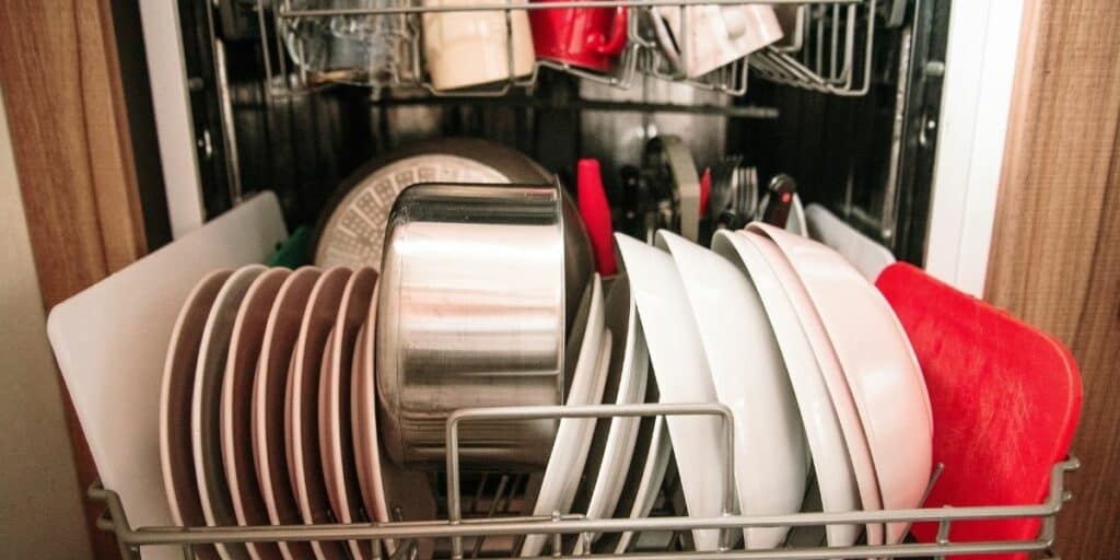 7 Quick Tips and Tricks for Getting the Best out of Your Dishwasher