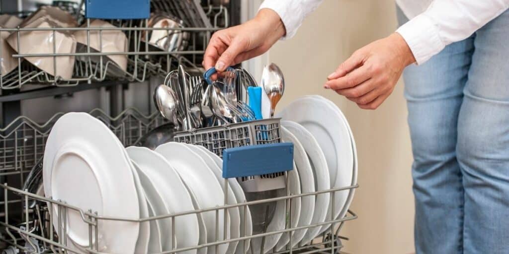 7 Quick Tips and Tricks for Getting the Best out of Your Dishwasher!