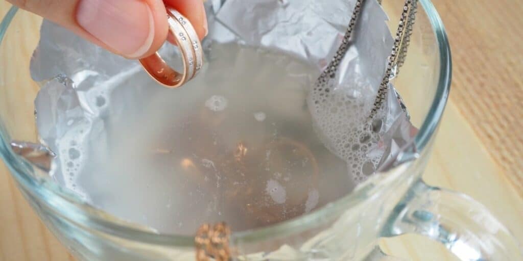 19 Amazing Vinegar Cleaning Hacks to Make Your Home Cleaner and Fresher